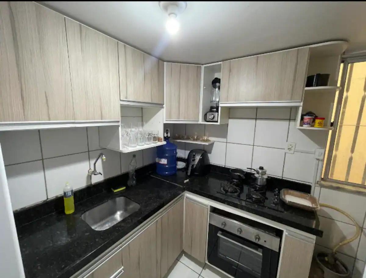 De No Aririzal, Com Dentro Apartment